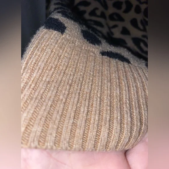 A New Day sweater - Picture 3 of 3